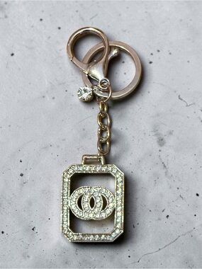 Silver Crystal Interlocking Key & Card Holder Charm